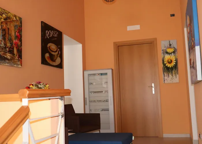 לינה וארוחת בוקר Granny House